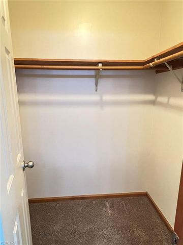 3988 Roebling LN, Virginia Beach, VA 23452