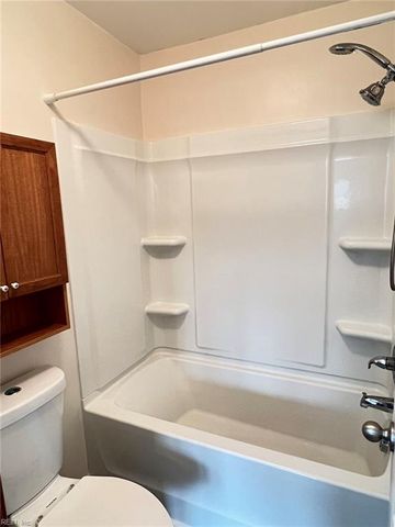 3988 Roebling LN, Virginia Beach, VA 23452