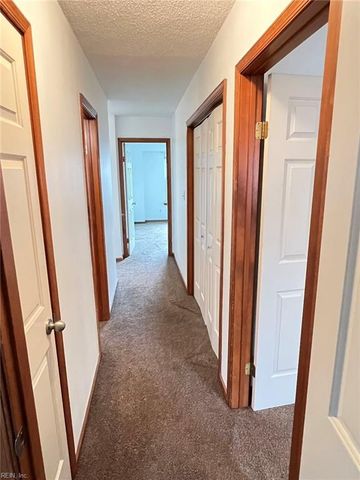 3988 Roebling LN, Virginia Beach, VA 23452