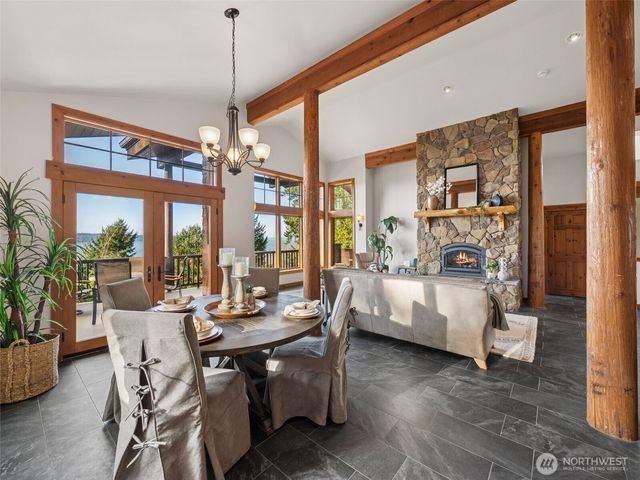 15926 Maplewild Avenue SW, Seattle, WA 98166