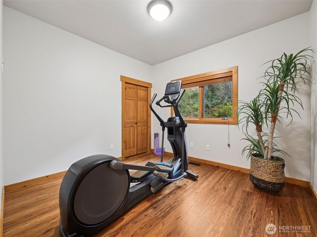 15926 Maplewild Avenue SW, Seattle, WA 98166