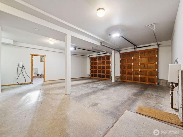 15926 Maplewild Avenue SW, Seattle, WA 98166