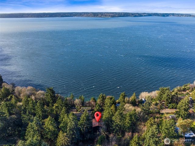 15926 Maplewild Avenue SW, Seattle, WA 98166