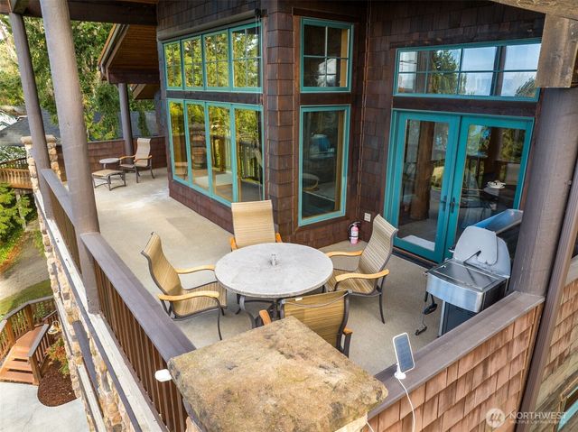 15926 Maplewild Avenue SW, Seattle, WA 98166