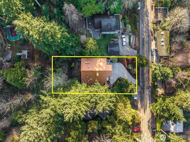 15926 Maplewild Avenue SW, Seattle, WA 98166