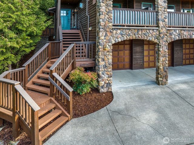 15926 Maplewild Avenue SW, Seattle, WA 98166