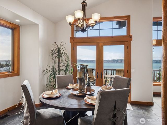 15926 Maplewild Avenue SW, Seattle, WA 98166