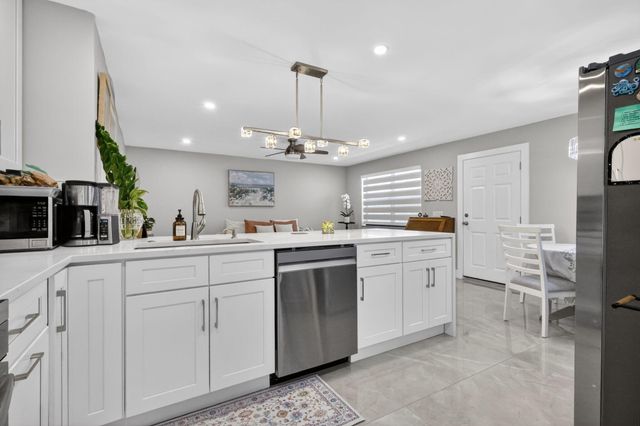 7 Piedmont A, Delray Beach, FL 33484