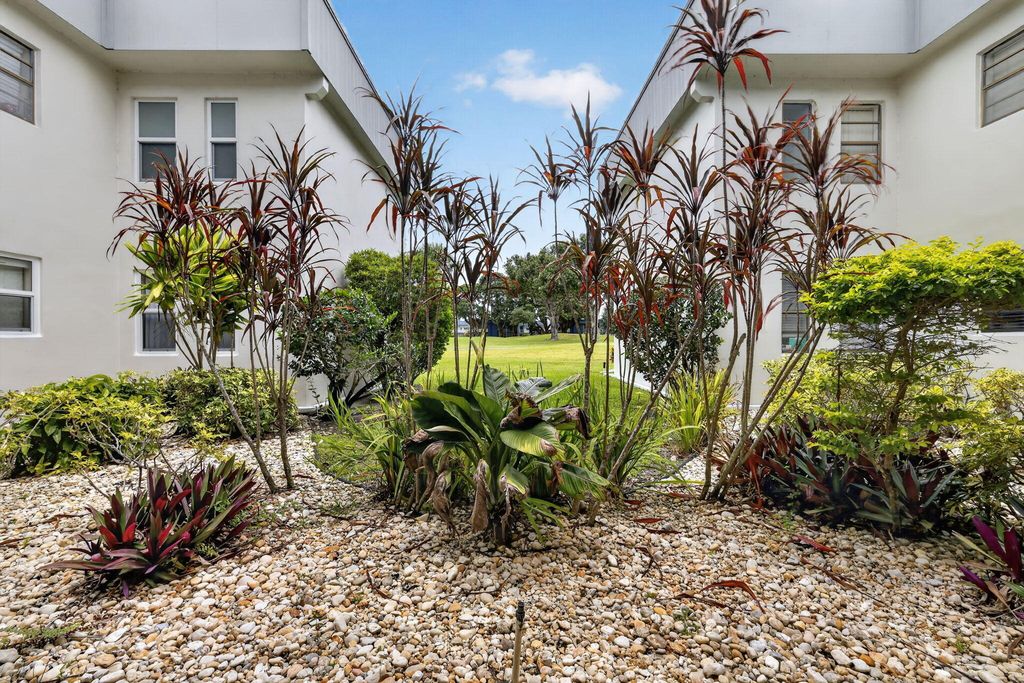 7 Piedmont A, Delray Beach, FL 33484