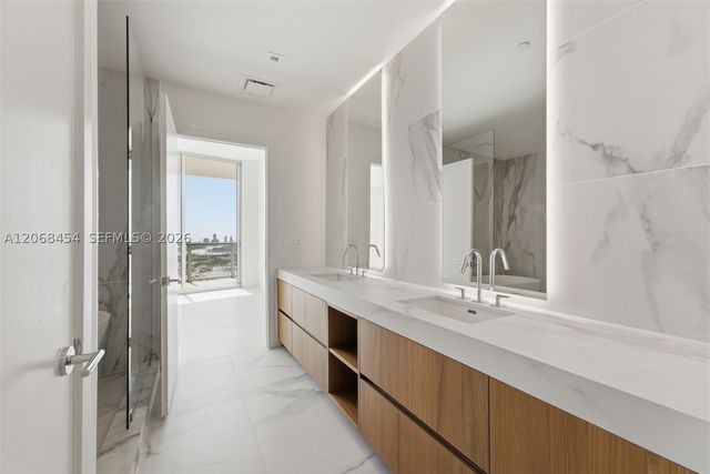 1400 Biscayne Blvd. 3004, Miami, FL 33132