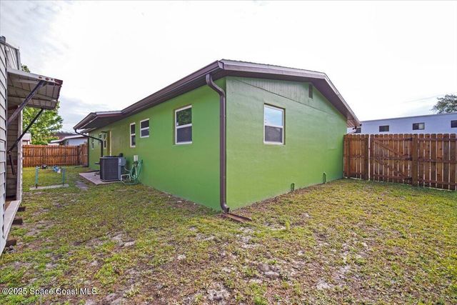 1452 Bellaire Lane NE, Palm Bay, FL 32905