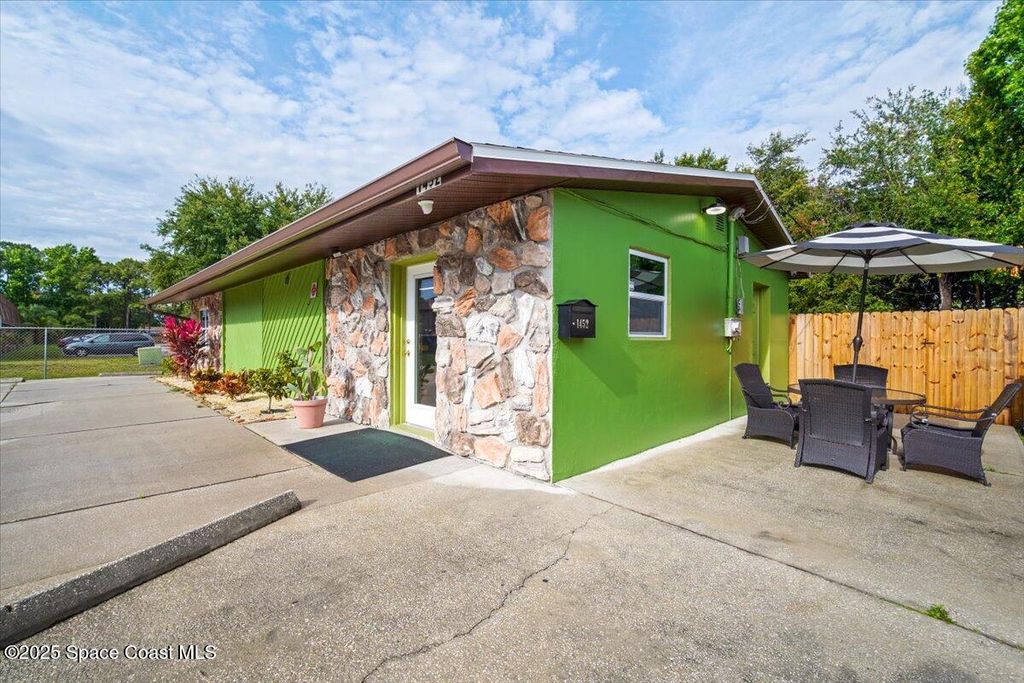 1452 Bellaire Lane NE, Palm Bay, FL 32905