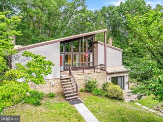97 MURPHY CT, Berkeley Springs, WV 25411