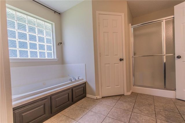 3903 SW Cherry Road, Bentonville, AR 72712