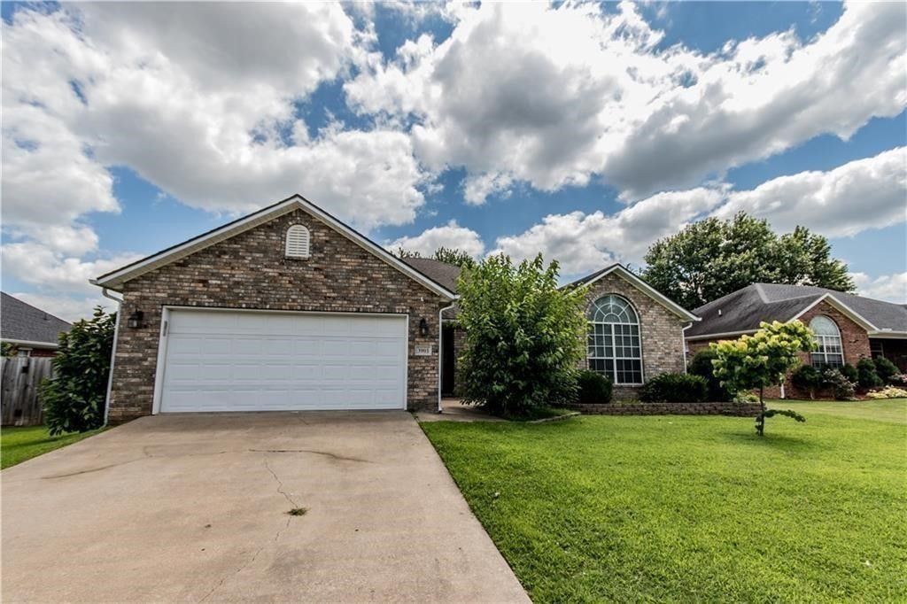 3903 SW Cherry Road, Bentonville, AR 72712