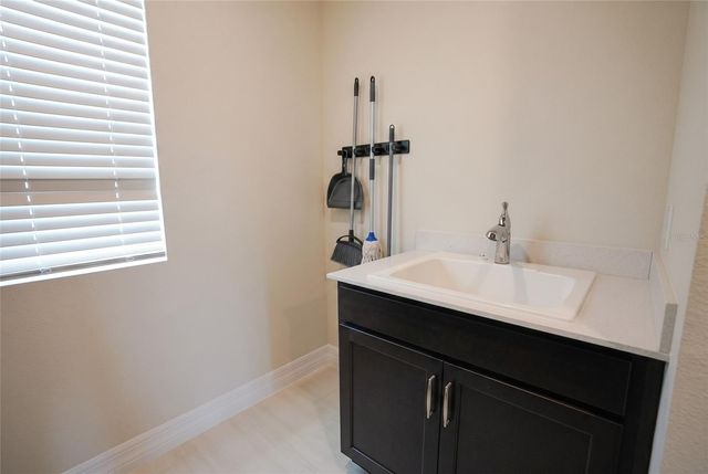 8087 FENTON STREET, Orlando, FL 32836
