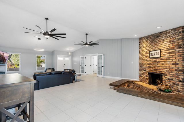 271 NW 89th Avenue, Coral Springs, FL 33071