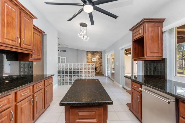 271 NW 89th Avenue, Coral Springs, FL 33071