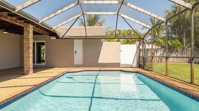 271 NW 89th Avenue, Coral Springs, FL 33071