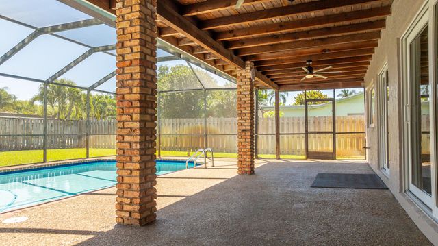 271 NW 89th Avenue, Coral Springs, FL 33071