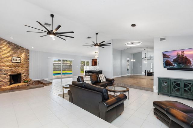 271 NW 89th Avenue, Coral Springs, FL 33071