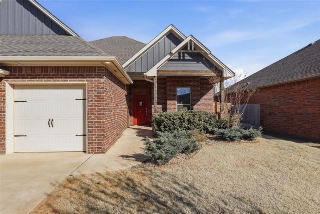 3304 Grasshopper Way, Yukon, OK 73099
