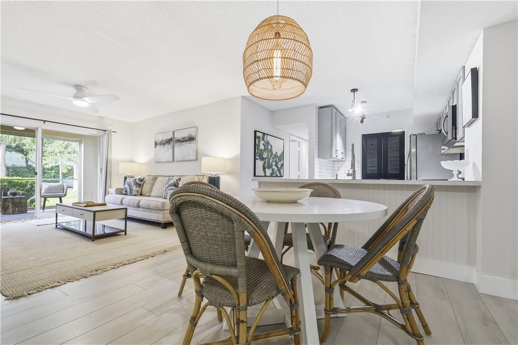 1640 N 42nd Circle 111, Vero Beach, FL 32967