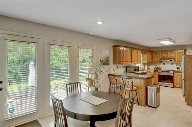 904 W 96TH Street, Kansas City, MO 64114