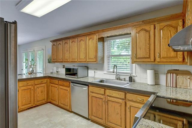 904 W 96TH Street, Kansas City, MO 64114