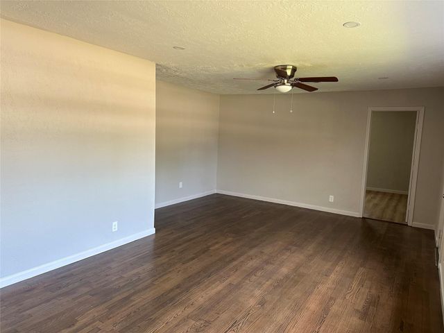 2502 Kingsdale Drive, Deer Park, TX 77536