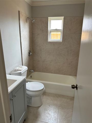 2502 Kingsdale Drive, Deer Park, TX 77536