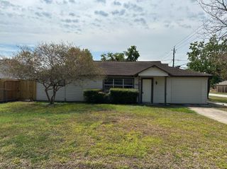 2502 Kingsdale Drive, Deer Park, TX 77536