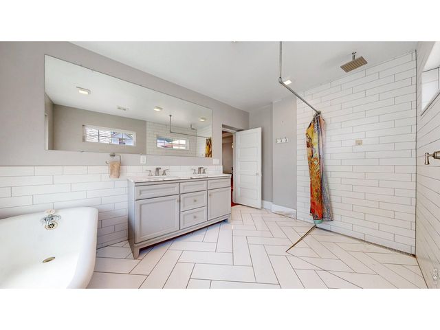 460 W 5th St, Loveland, CO 80537