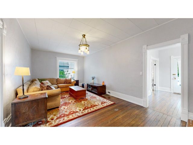 460 W 5th St, Loveland, CO 80537