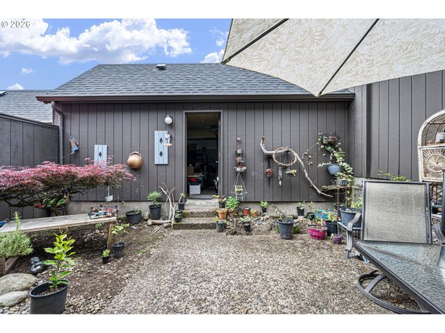 157 WESTBROOK Way, Eugene, OR 97405