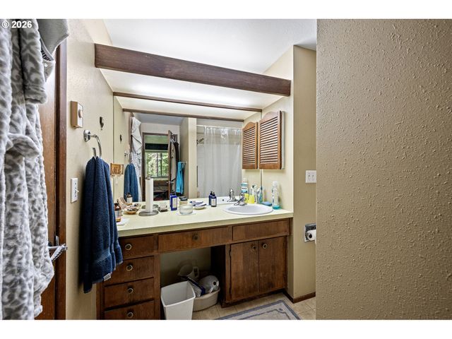 157 WESTBROOK Way, Eugene, OR 97405