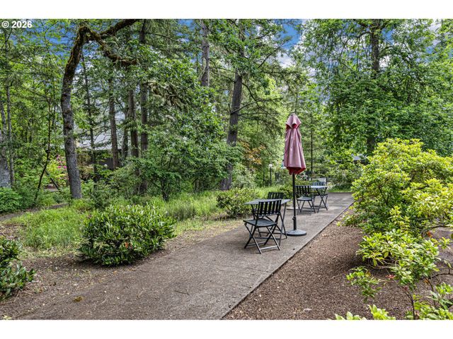 157 WESTBROOK Way, Eugene, OR 97405