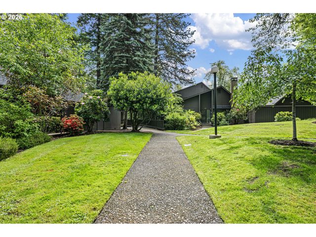 157 WESTBROOK Way, Eugene, OR 97405