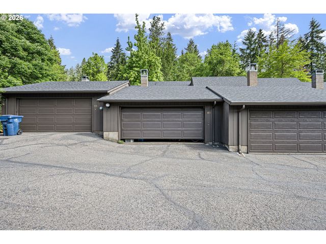157 WESTBROOK Way, Eugene, OR 97405