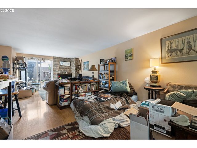 157 WESTBROOK Way, Eugene, OR 97405