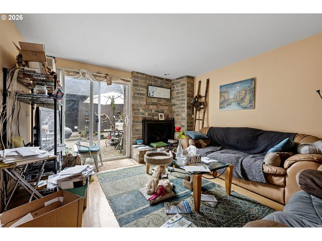 157 WESTBROOK Way, Eugene, OR 97405