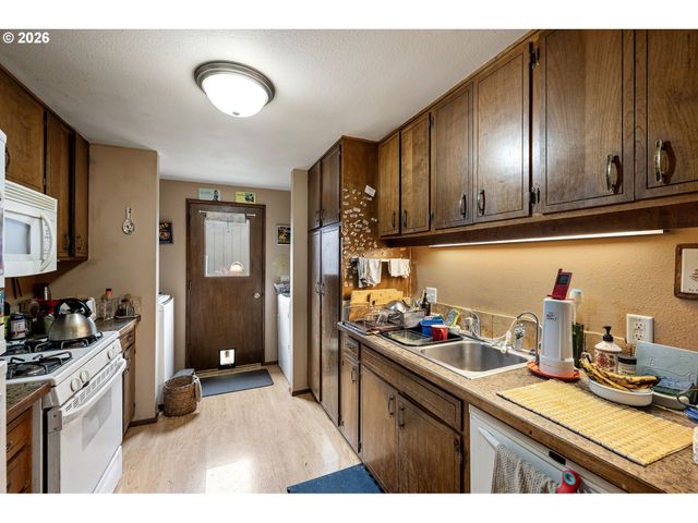 157 WESTBROOK Way, Eugene, OR 97405