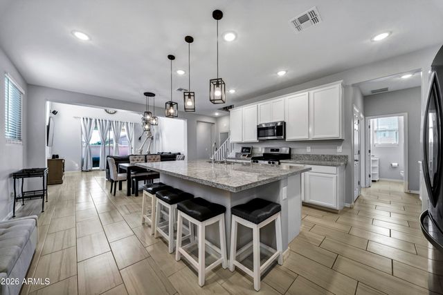 6925 N 88TH Drive, Glendale, AZ 85305