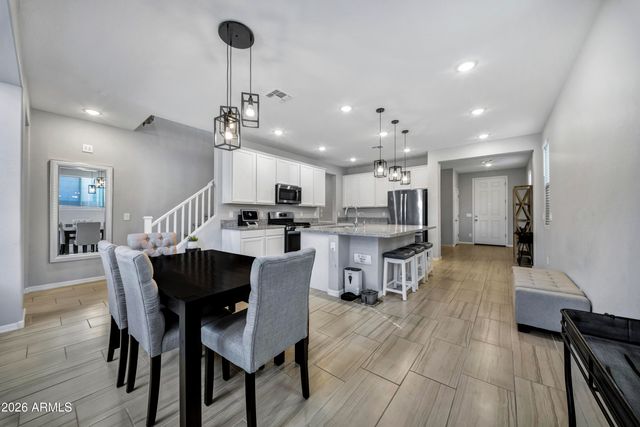 6925 N 88TH Drive, Glendale, AZ 85305