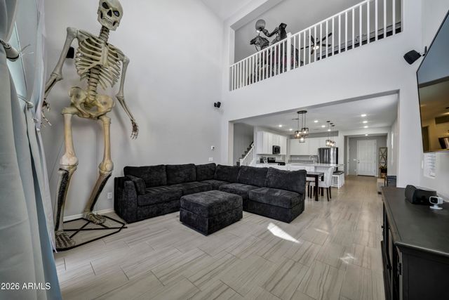 6925 N 88TH Drive, Glendale, AZ 85305