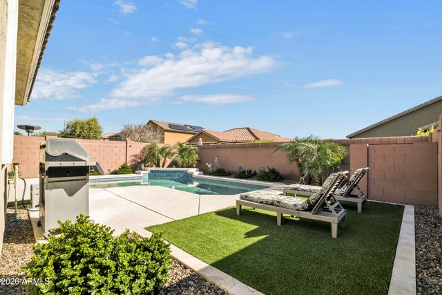 6925 N 88TH Drive, Glendale, AZ 85305