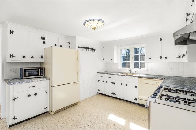 48 Early Red Berry, Yarmouth, MA 02675