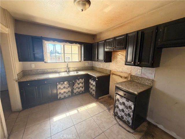 604 W 105th, Los Angeles, CA 90044