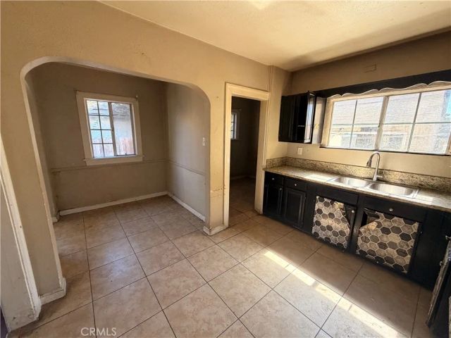 604 W 105th, Los Angeles, CA 90044