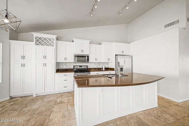 3834 E WINDSONG Drive, Phoenix, AZ 85048
